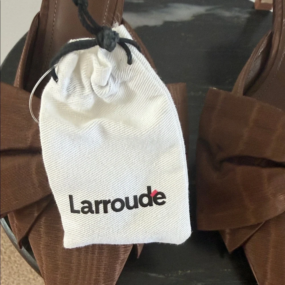 Larroude- Mini Elle Pump Brown Slip-On NWOT- Size 6 - Picture 2 of 10